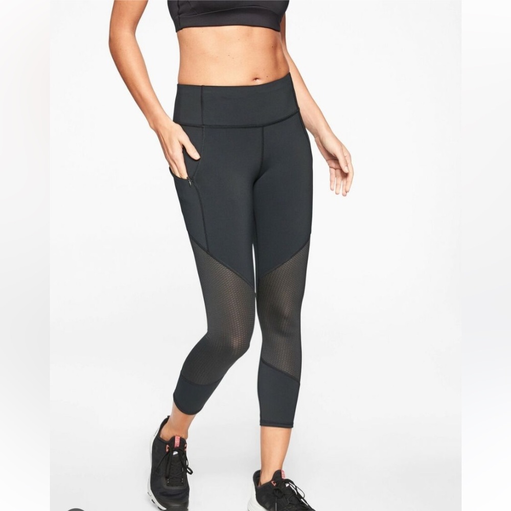 Athleta Mesh‎ Contender Capri. Never worn